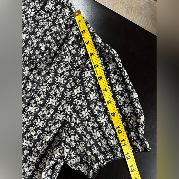 2010s Sheer black and white Pintuck short puff sleeve top blouse - Picture 7 of 7